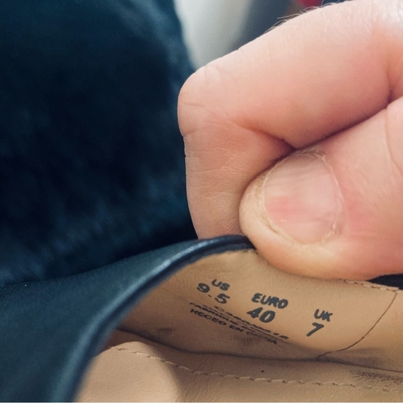 PLV Sz 9.5 POUR LA VICTOIRE Back Zipper Metal Bows Straps Pointy Toe Pumps - Picture 5 of 12